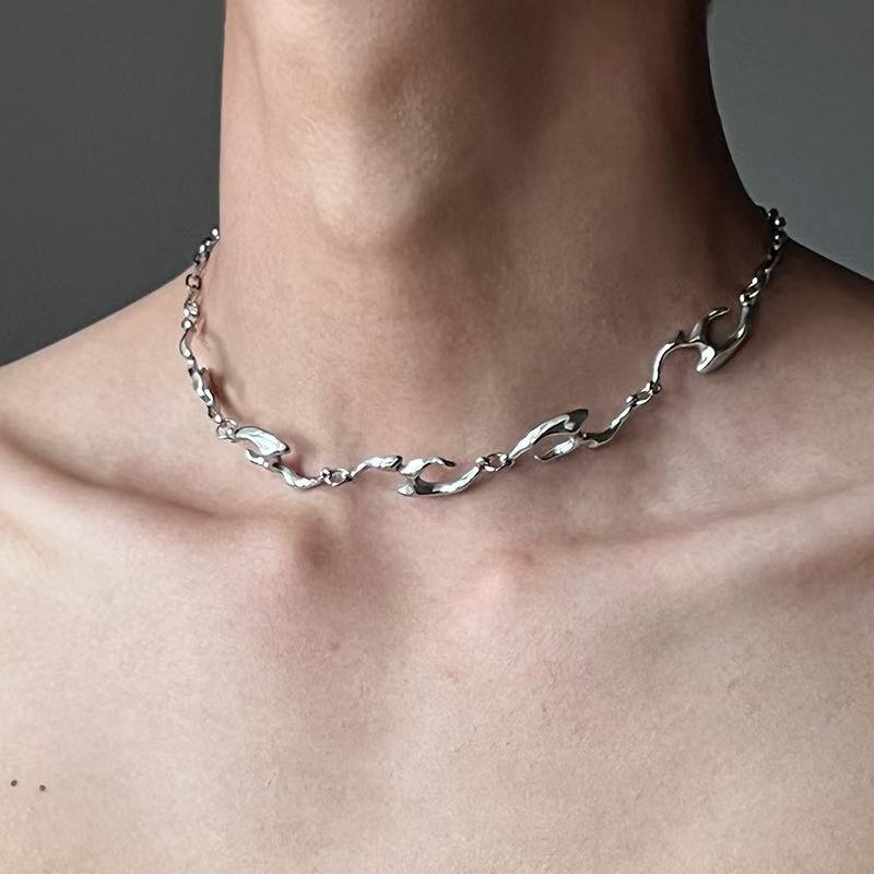 Düzensiz Şekilli Metal Kolye S - Street Fashion Trends 2025 incelemesi ve fiyatı